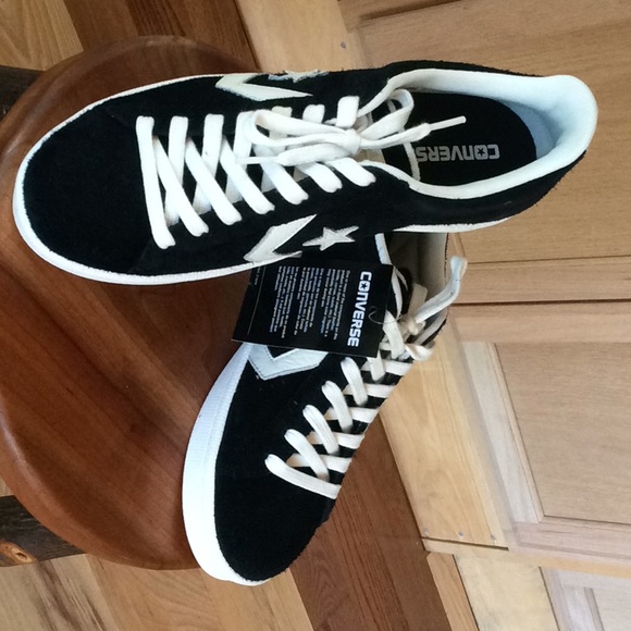 Converse Shoes - NWT unisex Converse shoes,,